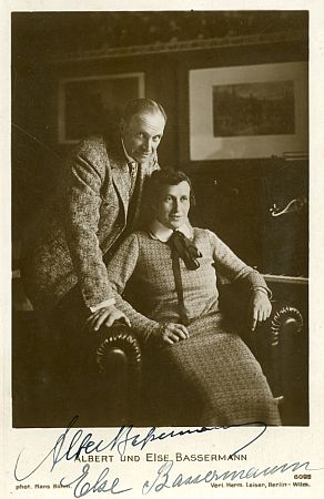 Albert Basserman mit seiner Ehefrau, der Schauspielerin ElseBassermann um 1930 auf einer Weltpostkarte des Verlags Hermann Leiser, fotografiert von Hans Ludwig Bhhm (18901950); Quelle: Deutsche Fotothek, (file: df_pos-1990-a_0000039); Copyright SLUB Dresden/Deutsche Fotothek/Hans Bhm; Urheber: Hans Ludwig Bhm; Datierung: um 1930; Quelle: www.deutschefotothek.de; Genehmigung zur Verffentlichung: 30.03.2017