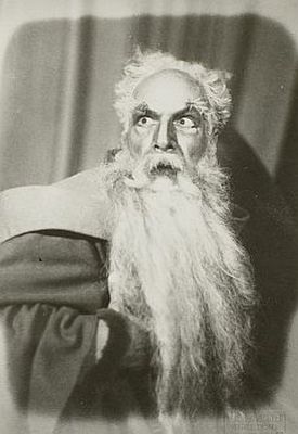 Bruno Decarli mit der Titelrolle in "Knig Lear" von William Shakespeare ("Staatstheater Dresden", 14.11.1926); fotografiert von Ursula Richter (18861946); Quelle: Deutsche Fotothek, (file: file: df_pos-1986-c_0000035_001); Eigentmer / Copyright SLUB Dresden/Deutsche Fotothek/Ursula Richter/Datierung: 14.11.1926; Quelle: www.deutschefotothek.de; Genehmigung zur Verffentlichung: 30.03.2017