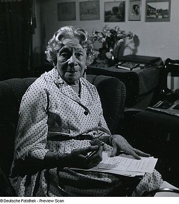 Tilla Durieux, 1963 fotografiert von Fritz Eschen1) (1900–1964); Quelle: Deutsche Fotothek, (file: df_e_0041740); Copyright SLUB Dresden/Deutsche Fotothek/Fritz Eschen; Urheber: Fritz Eschen; Datierung: 13.06.1963; Quelle: www.deutschefotothek.de