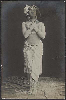 Tilla Durieux als "Herodias / Salome in "Salome" von Oscar Wilde Regie: Max Reinhardt; Premiere: 29.09.1903; Quelle: Deutsche Fotothek (file: df_pos-2019-a_0000629); Eigentmer/Copyright SLUB Dresden/Deutsche Fotothek; Quelle: www.deutschefotothek.de; Genehmigung zur Verffentlichung: 30.03.2017