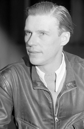 Portrait des Schauspielers Max Eckard; Quelle: Deutsche Fotothek, (file: df_pk_0000093_007); Copyright: SLUB Dresden/Deutsche Fotothek/Abraham Pisarek; Urheber: Abraham Pisarek (1901–1983); Datierung: ungenannt; Quelle: www.deutschefotothek.de