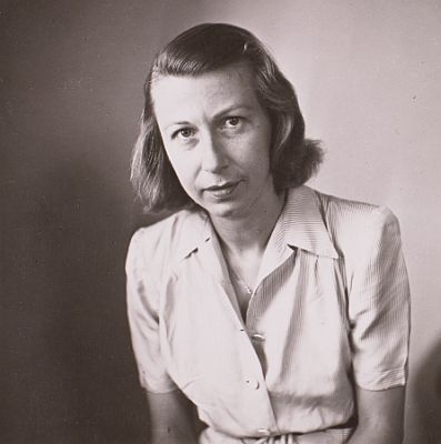 Portrait Edith Heerdegen um 1950; Quelle: Deutsche Fotothek, (file: df_hauptkatalog_0037193); Eigentümer/Copyright SLUB Dresden/Deutsche Fotothek; Quelle: www.deutschefotothek.de 