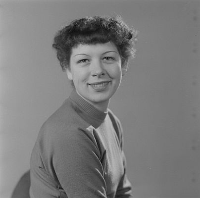 Margret Homeyer im Jahre 1954; Quelle: Deutsche Fotothek, (file: df_pkm_0001148_075); Copyright SLUB Dresden/Deutsche Fotothek/Abraham Pisarek; Urheber: Abraham Pisarek (19011983); Datierung: 01.1954; Quelle: www.deutschefotothek.de