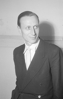 Portrait von Günther Lüders; Quelle: Deutsche Fotothek, (file: df_pk_0000081_015); Copyright: SLUB Dresden/Deutsche Fotothek/Abraham Pisarek; Urheber: Abraham Pisarek (1901–1983); Datierung: ungenannt; Quelle: www.deutschefotothek.de