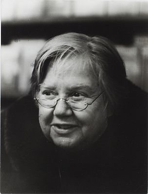 Steffie Spira, 1985 fotografiert von Barbara Morgenstern; Quelle: Deutsche Fotothek, (file: df_mo_0001434_005); Copyright SLUB Dresden/Deutsche Fotothek/Barbara Morgenstern; Urheber: Barbara Morgenstern; Datierung: 17.01.1985; Quelle: www.deutschefotothek.de