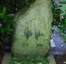 Grabstelle von Gisela Uhlen auf dem Kölner "Melatenfriedhof" (Lit. D); Copyright Wilfried Paqué