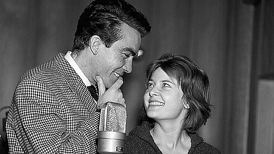 Erik Schumann spricht den Jan Bravida und Cordula Trantow die Sabine in "Die Rache der Wahrheit", nach der Marionettenkom�die �von Karen Blixen alias Tania Blixen; Regie: Ludwig Cremer; Foto mit freundlicher Genehmigung der "hr media" / Copyright: HR/Kurt Bethke; Quelle: ARD H�rspieldatenbank