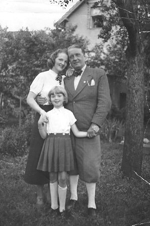 Charles Willy Kayser mit Ehefrau RuthSersen und Tochter Gabriella; Privatfoto freundlicherweise zur Verfgung gestellt von Enkel C.WilliamKarel; Copyright C.WilliamKarel