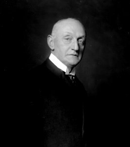 Adolf Weisse 1911 in weißem Hemd; Foto mit freundlicher Genehmigung der sterreichischen Nationalbibliothek(NB); Urheber: Atelier D'Ora-Benda (Madame d'Ora, 18811963); Datierung: 25.09.1911; Quelle/Copyright NB/Wien, Bildarchiv (Inventarnummer 203536-D)