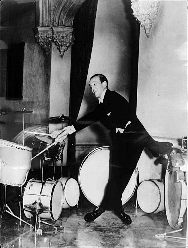 Fred Astaire als Trommeltänzer bzw. Musicalstar Jerry Halliday in dem Film "Ein Fräulein in Nöten" (1937, "A Damsel in Distress"); Foto mit freundlicher Genehmigung der Österreichischen Nationalbibliothek (ÖNB); Urheber/Körperschaft: New York Times Photo; Datierung: ungenannt; Copyright ÖNB Wien; Bildarchiv Austria (Inventarnummer FO300011/02)