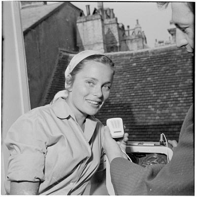 Ulla Jacobsson 1959 im Funk-Interview mit Karl Zukunft; Foto mit freundlicher Genehmigung der sterreichischen Nationalbibliothek (NB); Urheber/Krperschaft: Scheidl; Datierung: 1959; Copyright Scheidl / NB Wien; Bildarchiv Austria (Inventarnummer FO79588)