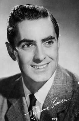 Tyrone Power 1945; Foto mit freundlicher Genehmigung der Österreichischen Nationalbibliothek (ÖNB); Urheber/Autor: Ungenannt; Datierung: 01.01.1945; Rechteinhaber/ Copyright ÖNB/Wien; Bildarchiv Austria (Inventarnummer P 5506/2 POR MAG)