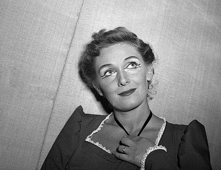 Elisabeth Schwarzkopf in der Oper "Fidelio" ("Salzburger Festspiele" 1950); Foto mit freundlicher Genehmigung der �sterreichischen Nationalbibliothek (�NB); Urheber/Autor: United States Information Service (USIS); Rechteinhaber/Copyright United States Information Service (USIS) / �NB Wien; Datierung: 1950; Bildarchiv Austria (Inventarnummer US 20.497)