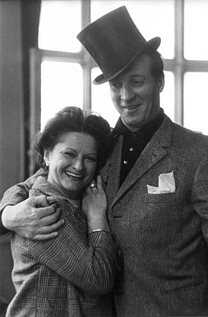 Ernst Stankovski um 1970 mit der Choreographin Julia Drapal; Foto mit freundlicher Genehmigung der sterreichischen Nationalbibliothek (NB); Urheber/Autor: Alfred Cermak; Datierung: um 1970; Copyright Alfred Cermak/ NB Wien; Bildarchiv Austria (Inventarnummer CE 119/7)