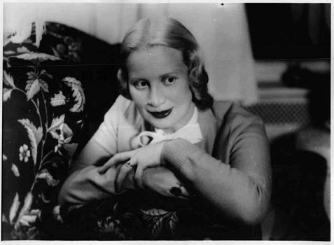 Agnes Straub; Foto mit freundlicher Genehmigung der Österreichischen Nationalbibliothek (ÖNB); Urheber/Körperschaft: Weltbild; Copyright ÖNB Wien; Bildarchiv Austria (Inventarnummer OEGZ/P6386)
