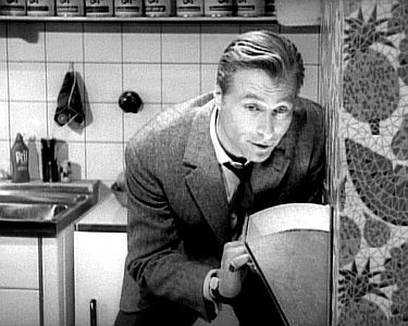 "Frhst&ck im Doppelbett": Szenenfoto mit Lex Barker; mit freundlicher Genehmigung von Pidax-Film, welche die Komödie Mitte Januar 2014 auf DVD herausbrachte.