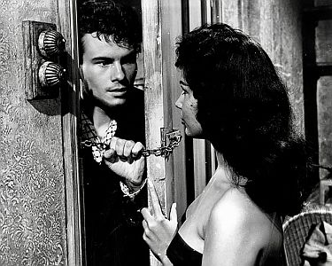 Tiger Bay – Ich kenne den Mörder (1959): Szenenfoto mit freundlicher Genehmigung von Pidax-Film, welche den Thriller Mitte Dezember 2022 auf DVD herausbrachte. 
