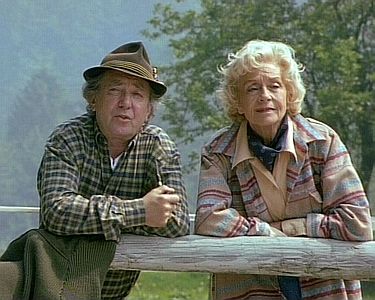 "Fest im Sattel": Szenenfoto mit Hans Clarin als Otto Bödefeld und Gisèle Pascal als Madeleine Duroc; mit freundlicher Genehmigung von Pidax-Film, welche die Serie auf DVD herausbrachte.