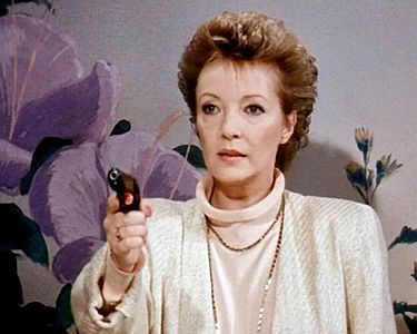 "Die letzte Fahrt der San Diego": Szenenfoto mit Karin Anselm als Marion Roeder; mit freundlicher Genehmigung von Pidax Film, welche den Krimi am 5. M�rz 2026 auf&nbsp;DVD herausbrachte.