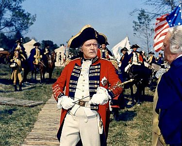 "Der junge General ": Szenenfoto mit Jack Hawkins als General Charles Cornwallis; mit freundlicher Genehmigung von Pidax-Film, welche das Historienabenteuer am 30. April 2021 auf DVD herausbrachte.