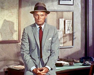 "Die Falle von Tula" (1959, "The Trap"): Richard Widmark als Anwalt Ralph Anderson; mit freundlicher Genehmigung von Pidax-Film, welche die Produktion Mitte März 2020 auf DVD herausbrachte