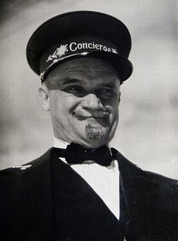 Emil Hegetschweiler als Concierge in dem Bergfilm-Melodram "Kleine Scheidegg" (1937, auch: "Im Banne der Jungfrau"); Regie: Richard Schweizer; Quelle: cyranos.ch bzw. Archiv "Praesens-Film AG" Zrich; mit freundlicher Genehmigung von Peter Gassmann (Praesens-Film AG, Zrich); Copyright Praesens-Film AG