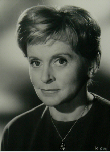 Luise Ullrich als Frau Diethelm in "Die Schatten werden länger" (1961); Quelle/Link: cyranos.ch bzw. Archiv "Praesens-Film AG" Zürich", mit freundlicher Genehmigung von Peter Gassmann (Praesens-Film AG, Zürich); Copyright Praesens-Film AG