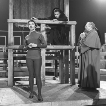 Liselotte Pulver als Jeanne in "Jeanne oder die Lerche"(1956) nach dem Bühnenstück "Jeanne ou l'alouette" von Jean Anouilh; Produktion: SWR; Regie: Franz Peter Wirth; Foto mit freundlicher Genehmigung von SWR Media Services; Copyright SWR