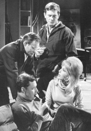 Margitta Scherr 1964 mit Hellmut Lange, Ralf Wolter und Ivan Desny in dem Krimi "Die letzte Folge"; Quelle: SWR Media Services; Copyright SWR
