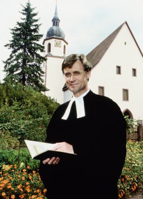 Robert Atzorn in "Oh Gott, Herr Pfarrer": Foto mit freundlicher Genehmigung von SWR Media Services; Copyright SWR