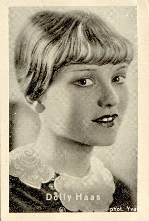 Dolly Haas fotografiert von Yva (Else Ernestine Neuländer-Simon; 1900–1942); Quelle: virtual-history.com; Lizenz: gemeinfrei