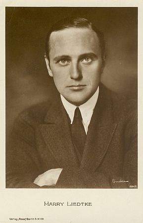 Harry Liedtke vor 1929; Urheber: Alexander Binder (1888–1929); Ross-Karte 284/2; Quelle: virtual-history.com; Lizenz: gemeinfrei