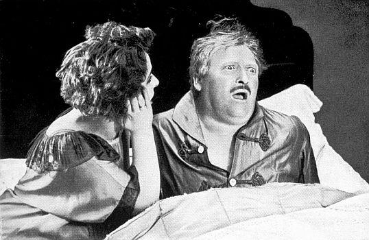 Ruth Weyher und Werner Krau in dem Stummfilm "Geheimisse einer Seele" (1926); Quelle: virtual-history.com aus "Vom Werden deutscher Filmkunst/1. Teil: Der stumme Film" von Dr. Oskar Kalbus (Berlin 1935, S.96); Angaben zur Lizenz (gemeinfrei) siehe hier