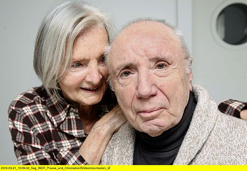 Horst Sachtleben und Katharina Matz als Ehepaar Simpson in dem Hörspiel "Schwarzer Reiter auf grauem Ross" (EA: 02.04.2013) nach dem Theaterstück "The Rocking Horse Kid" von Arnold Wesker; Foto freundlicherweise zur Verfügung gestellt vom WDR (Presse und Information, Redaktion Bild) Copyright WDR/Sibylle Anneck