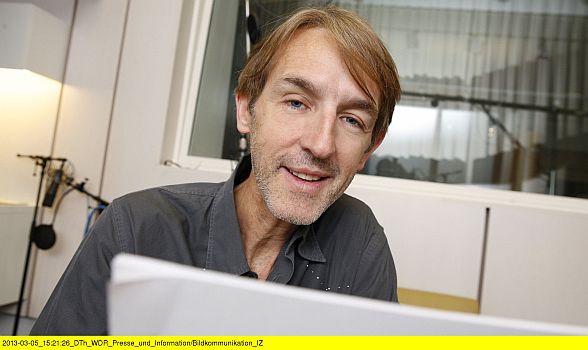 Andreas Schmidt als Stefan in dem Hrspiel Liebesbriefe ans Personal" (EA: 13.04.2013); Foto freundlicherweise zur Verfgung gestellt vom WDR (Presse und Information, Redaktion Bild); Copyright WDR/Sibylle Anneck