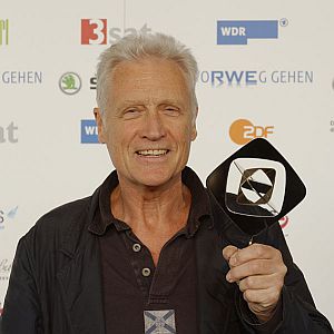 Robert Atzorn am 12 April 2013 anlässlich der Pressekonferenz bzw. Preisverleihung des "Grimme-Preises" 2013; Urheber: Michael Kramer; Lizenz: CC-BY-SA 3.0; Quelle: Wikimedia Commons