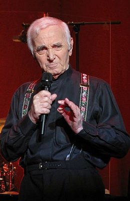 Charles Aznavour am 23. Juni 2014 in Warschau; Urheber: Mariusz Kubik (www.mariuszkubik.pl); Lizenz: Dieses Foto darf ohne extra Erlaubnis verwendet werden (CC BY 3.0). Quelle: Wikimedia Commons 