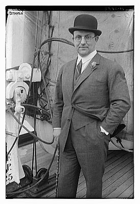 Ein Weltstar auf Reise. Michael Bohnen ca. 1923; dieses Foto ist Bestandteil der "George Grantham Bain collection" der US-amerikanischen Library of Congress, abrufbar unter der digitalen&nbsp;ID ggbain.35837 in der Abteilung f�r Drucke und Fotografien; gem�� der Bibliothek gibt es keine Copyright-Restriktionen; Quelle: Wikimedia Commons