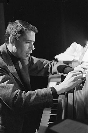 Jacques Brel im Februar 1963; Rechteinhaber: Nationaal Archief (Den Haag, Rijksfotoarchief; Bestandsnummer: 914-8398); Urheber/Fotograf: Joop van Bilsen / Anefo; Quelle: Wikimedia Commons; Lizenz:www.gahetna.nl/over-ons/open-data / CC BY-SA 3.0 NL