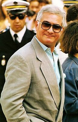 Jean-Claude Brialy 1992 bei den 45. Internationalen Filmfestspielen von Cannes; Quelle: Wikipedia bzw. Wikimedia; Urheber: Georges Biard; Lizenz CC-BY-SA 3.0.; Diese Datei ist unter der Creative Commons-Lizenz Namensnennung 3.0 Unported lizenziert.
