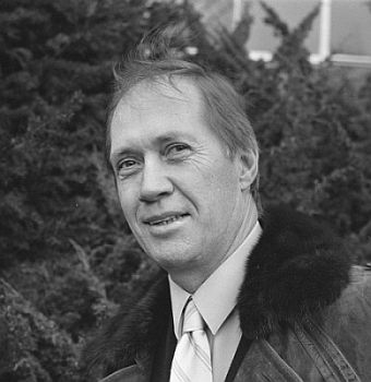 David Carradine Ende Januar 1987; Rechteinhaber: Nationaal Archief (Den Haag, Rijksfotoarchief; Bestandsnummer: 933-8725); Urheber/Fotograf: Gerrits, Roland / Anefo; Quelle: Wikimedia Commons; Lizenz:  CC0 1.0 (Verzicht auf das Copyright)