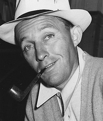 Bing Crosby ca. Mitte Juni 1942; Urheber: Unbekannt; Quelle: Wikiedia Commons (Ausschnitt des Originalfotos) von der "National Archives and Records Administration"; Lizenz: gemeinfrei