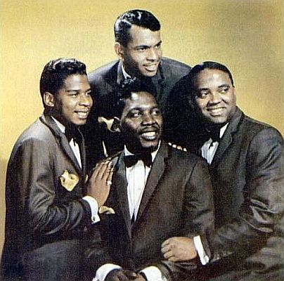 "The Drifters" 1964; Promotion-Foto f�r die Single "Saturday Night At The Movies"; Urheber: "Atlantic Records"; Lizenz: gemeinfrei; Quelle: Wikimedia Commons von Magazin "Billboard"(S. 1, 12.12.1964)