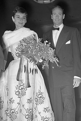 Mel Ferrer 1954 mit seiner Ehefrau AudreyHepburn; Rechteinhaber: Nationaal Archief (Den Haag, Rijksfotoarchief; Bestandsnummer: 906-8184); Urheber/Fotograf: Bilsen, Joop van / Anefo;  mehr bei ?www.gahetna.nl; Quelle: Wikimedia Commons; Lizenz:www.gahetna.nl/over-ons/open-data / CC BY-SA 3.0 NL