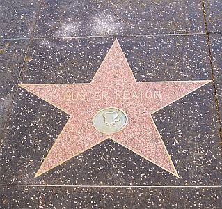 "Stern" von Buster Keaton auf dem quot;Hollywood Walk of Fame" (6619 Hollywood Boulevard); Urheber: Wikimedia-User: Visitor7: Lizenz: CC BY-SA 3.0; Quelle: Wikimedia Commons