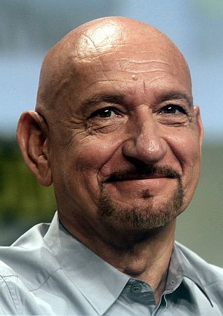 Ben Kingsley 2014 beim "San Diego Comic-Con International"; Urheber: Gage Skidmore; Quelle: Wikimedia Commons; Lizenz: CC BY-SA 3.0 Deed 