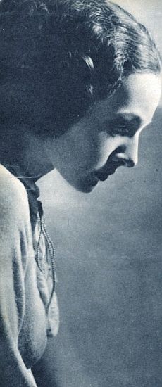 Eva Lissa 1939, abgebildet in "Der Adler" (Heft 2; 1939); Urheber: eichsluftfahrtministerium"; Lizenz: gemeinfrei; Quelle: Wikimedia Commons