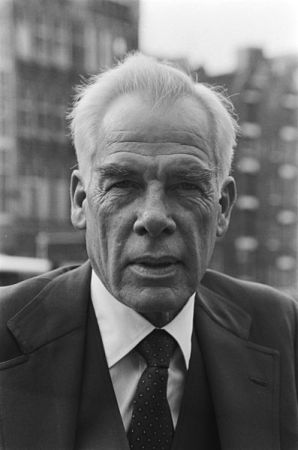 Lee Marvin Mitte September 1980 in Amsterdam; Rechteinhaber: Nationaal Archief (Den Haag, Rijksfotoarchief; Bestandsnummer: 931-0246); Urheber/Fotograf: Hans van Dijk / Anefo; Quelle: Wikimedia Commons; Lizenz:www.gahetna.nl/over-ons/open-data / CC BY-SA 3.0 NL