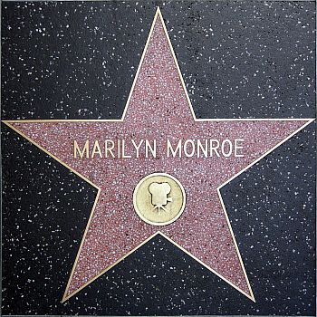"Stern" fr Marilyn Monroe auf dem "Hollywood Walk of Fame"; Urheber: Wikimedia-User Sailko; Lizenz: CC BY-SA 3.0 Deed