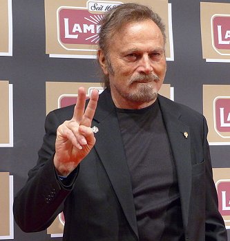 Franco Nero bei der "Lambertz Monday Night" im Februar 2016; Urheber: Wikimedia-User 9EkieraM1; Lizenz: CC BY-SA 3.0; Quelle: Wikimedia Commons